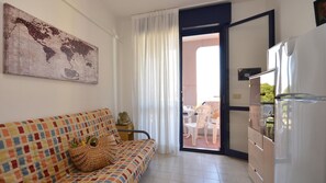 Apartment, 2 Schlafzimmer, Terrasse, Stadtblick | Wohnzimmer