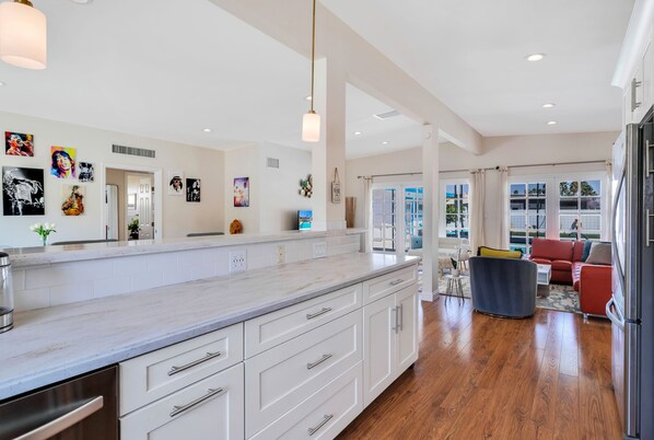 ハウス ベッド (複数台) プールアクセス マウンテンビュー (Palm Springs Mountainside Paradise) | 内装