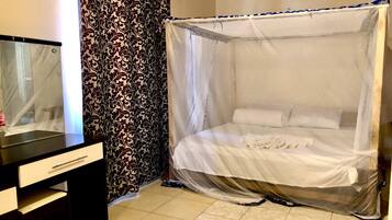 Iron/ironing board, free WiFi