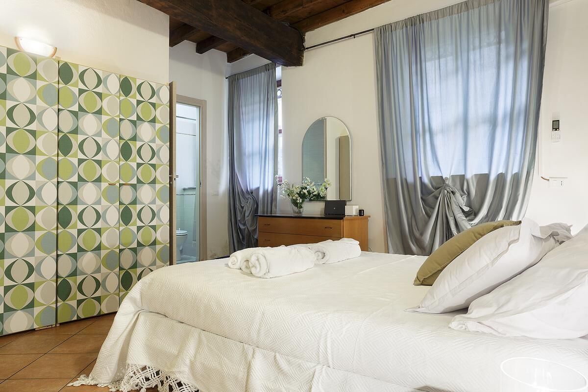 7 camere, Wi-Fi, lenzuola