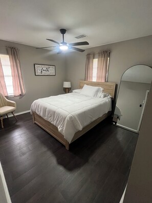 3 Schlafzimmer, Bügeleisen/Bügelbrett, WLAN, Bettwäsche