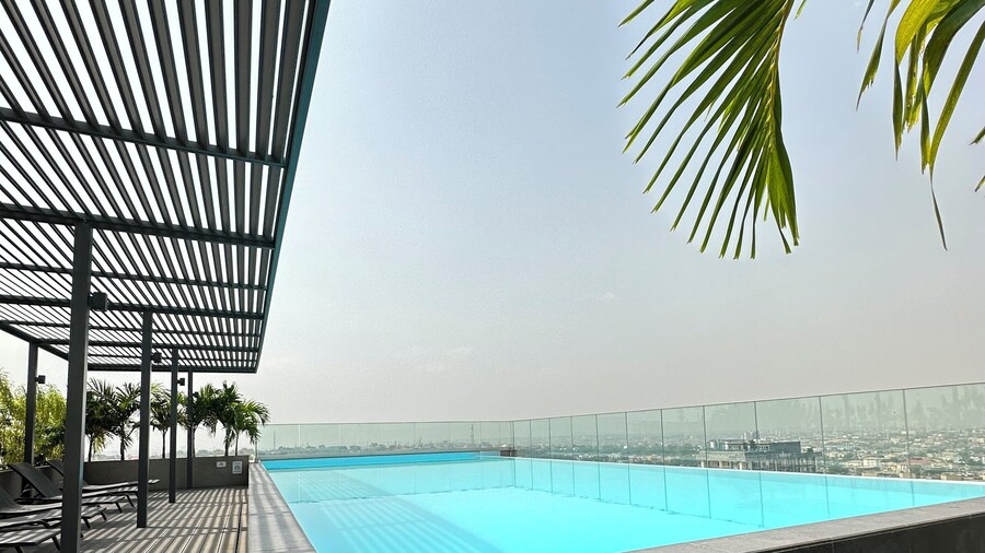 Easy Stay at the Lennox