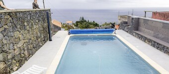 Sunset Pool House in Feteira