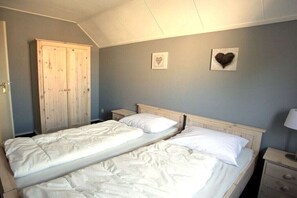 Schreibtisch, Bügeleisen/Bügelbrett, kostenloses WLAN