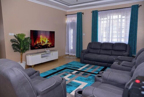 Lux Suites comfy Homestays Nakuru