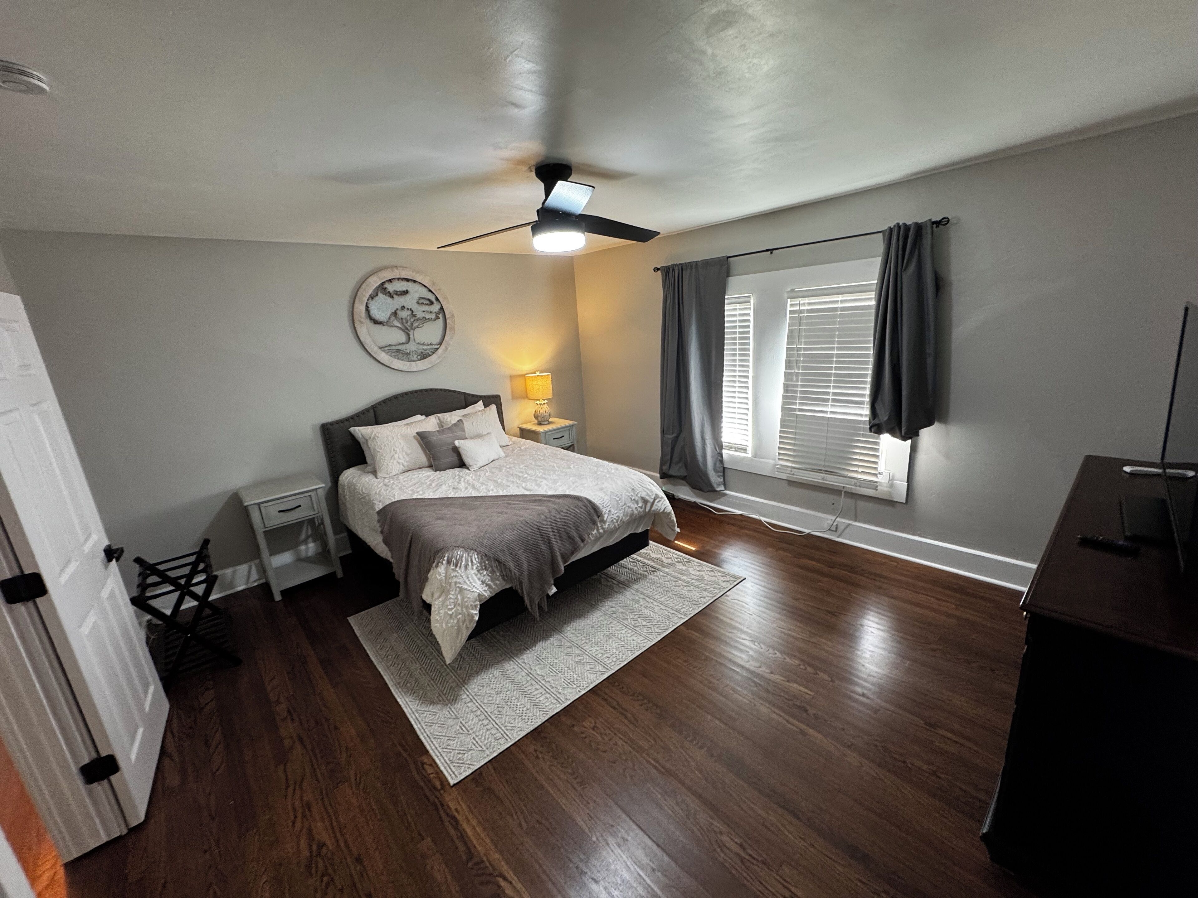 5 makuuhuonetta, silitysrauta/-lauta, ilmainen Wi-Fi, vuodevaatteet