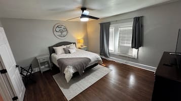 5 bedrooms, iron/ironing board, free WiFi, bed sheets