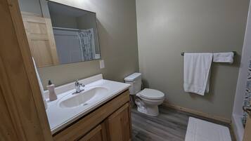 Comfort Cabin | Bathroom