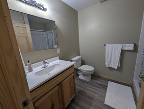 Comfort-Ferienhütte | Badezimmer