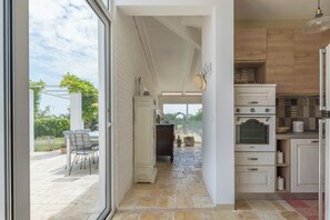 Kühlschrank, Ofen, Herdplatte, Geschirrspüler