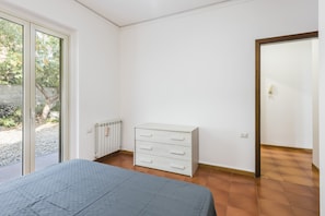 Standard Apartment, 1 Bedroom (Apartment) | Iron/ironing board, free WiFi, bed sheets