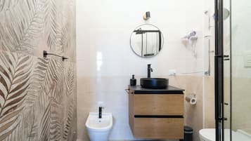 Appartamento Standard, 1 camera da letto (Apartment) | Bagno | Doccia, asciugacapelli, bidet, asciugamani