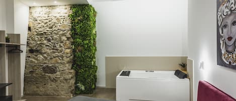 Comfort Apartment, 1 Bedroom (Apartment) | Free WiFi, bed sheets