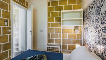 Cribs/infant beds, free WiFi, bed sheets