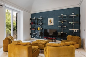 Standard Apartment, 2 Bedrooms (Apartment) | Living area