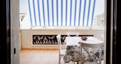 Appartamento a Torre Canne con balcone