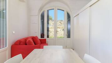 Classic Studio, 1 Bedroom (Apartment) | Living area