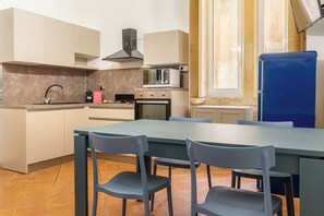 Standard Apartment, 2 Bedrooms (Apartment) | Private kitchen