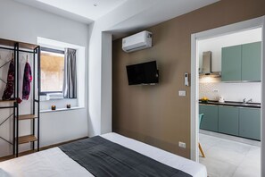 Standard Apartment, 4 Bedrooms (Apartment) | Iron/ironing board, free WiFi, bed sheets - Catania Historical Escape by Wonderful Italy (Catania)