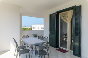 Standard Apartment, 3 Bedrooms (Apartment) | Terrace/patio
