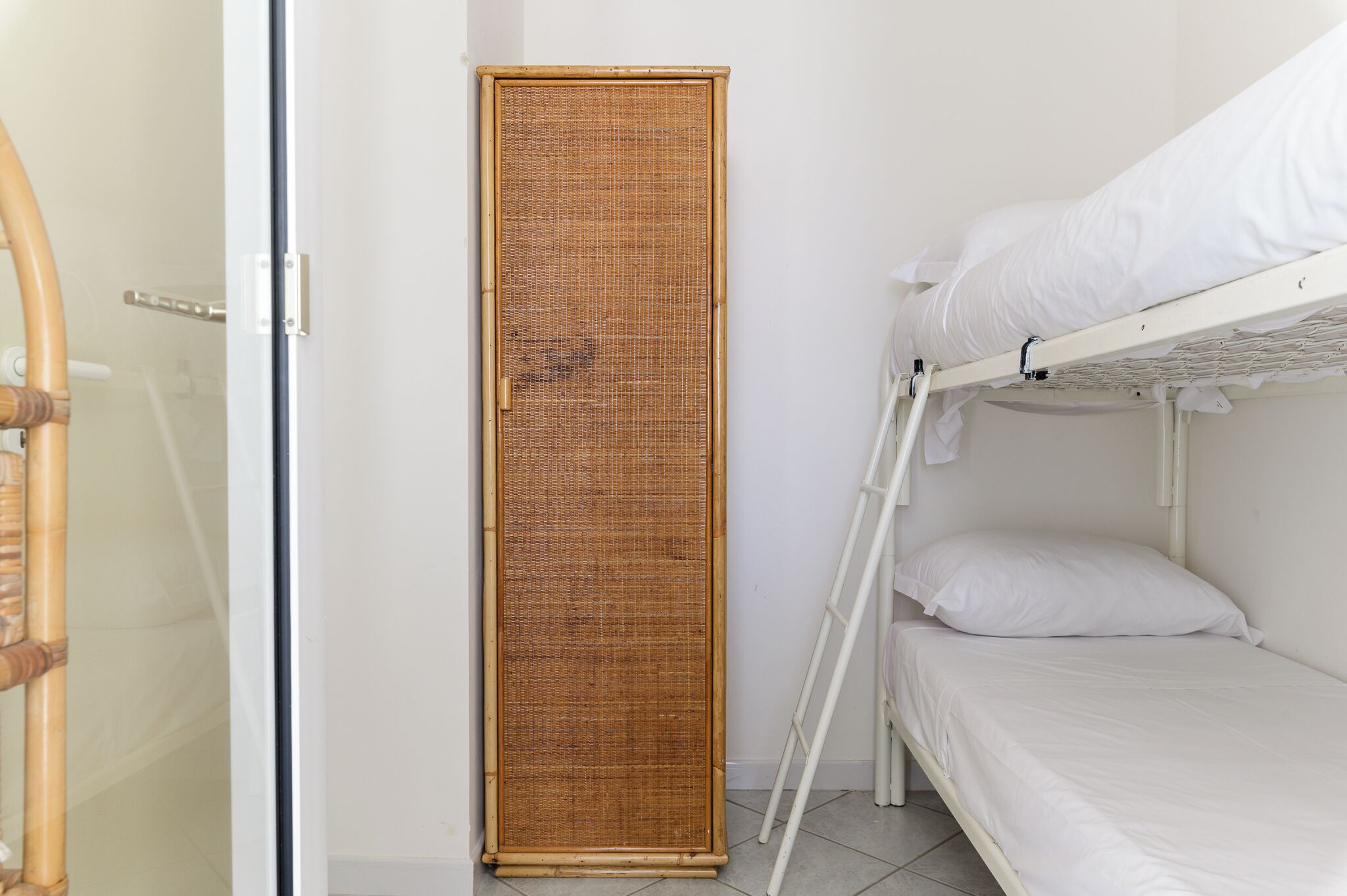 Standard Apartment, 3 Bedrooms (Apartment) | Bed sheets
