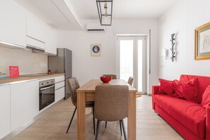 Standard Apartment, 2 Bedrooms (Apartment) | Living area