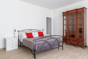 Standard Apartment, 2 Bedrooms (Apartment) | Iron/ironing board, free WiFi, bed sheets