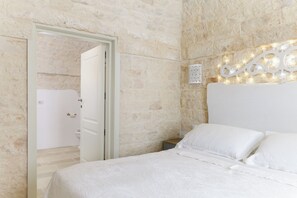 Free WiFi, bed sheets - Casetta Wilma by Wonderful Italy (Cisternino)