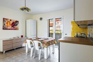 Standard Apartment, 2 Bedrooms (Apartment) | Living area