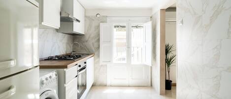 标准公寓, 2 间卧室 (Apartment) | 私人厨房 | 冰箱、微波炉、烤箱、炉灶