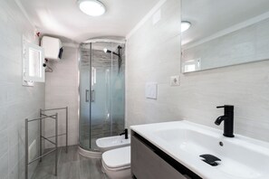 Standard-Apartment, 2 Schlafzimmer (Apartment) | Badezimmer