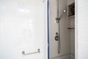 Standard Apartment, 2 Bedrooms (Apartment) | Bathroom | Shower, hair dryer, bidet, towels - The Flower House by Wonderful Italy (Bitritto)