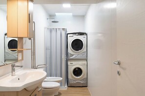 스탠다드 아파트, 침실 2개 (Apartment) | 욕실 | 샤워 시설, 헤어드라이어, 비데, 타월