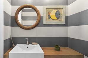 Villa estándar, 3 habitaciones (Apartment) | Baño | Regadera, secadora de cabello, bidet, toallas 