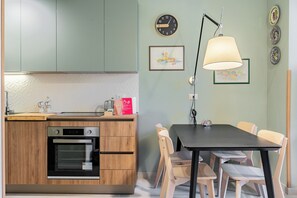 Standard Apartment, 1 Bedroom (Apartment) | Dining room