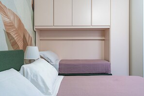 Căn hộ Tiêu chuẩn, 1 phòng ngủ (Apartment) | Trang bị nội thất với thiết kế riêng biệt, bàn