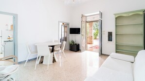 สแตนดาร์ดวิลล่า, 4 ห้องนอน (Apartment) | บริเวณนั่งเล่น