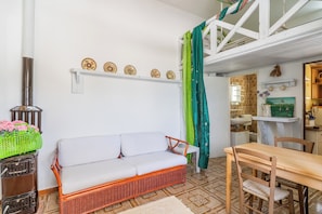 Standard Villa, 4 Bedrooms (Apartment) | Living room