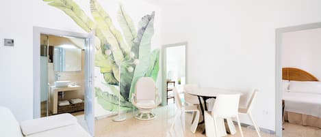 Standaard villa, 4 slaapkamers (Apartment) | Dineerruimte