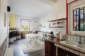 Standard Villa, 3 Bedrooms (Apartment) | Private kitchen