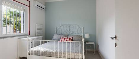 Villa estándar, 3 habitaciones (Apartment) | Tabla de planchar con plancha, cunas, wifi gratis y ropa de cama