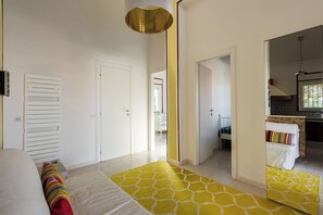 Vila standard, 3 quartos (Apartment) | Ferros/tábuas de passar roupa, berços (sobretaxa), Wi-Fi de cortesia