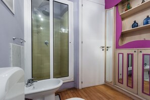 標準公寓, 1 間臥室 (Apartment) | 浴室 | 淋浴設備、吹風機、坐浴桶、毛巾