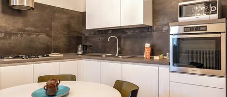 Lägenhet Comfort - 2 sovrum (Apartment) | Eget kök | Kylskåp, mikrovågsugn, spishäll och brödrost