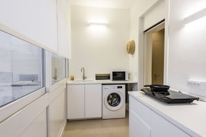 Studio Standard, 1 chambre (Apartment) | Cuisine privée | Réfrigérateur, four à micro-ondes, surface de cuisson