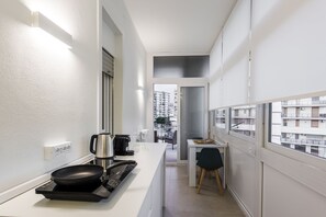 Studio Standard - 1 sovrum (Apartment) | Eget kök | Kylskåp, mikrovågsugn, spishäll och grytor/köksredskap