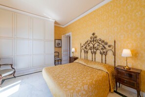 Comfort-Apartment, 2 Schlafzimmer (Apartment) | Bügeleisen/Bügelbrett, kostenloses WLAN, Bettwäsche