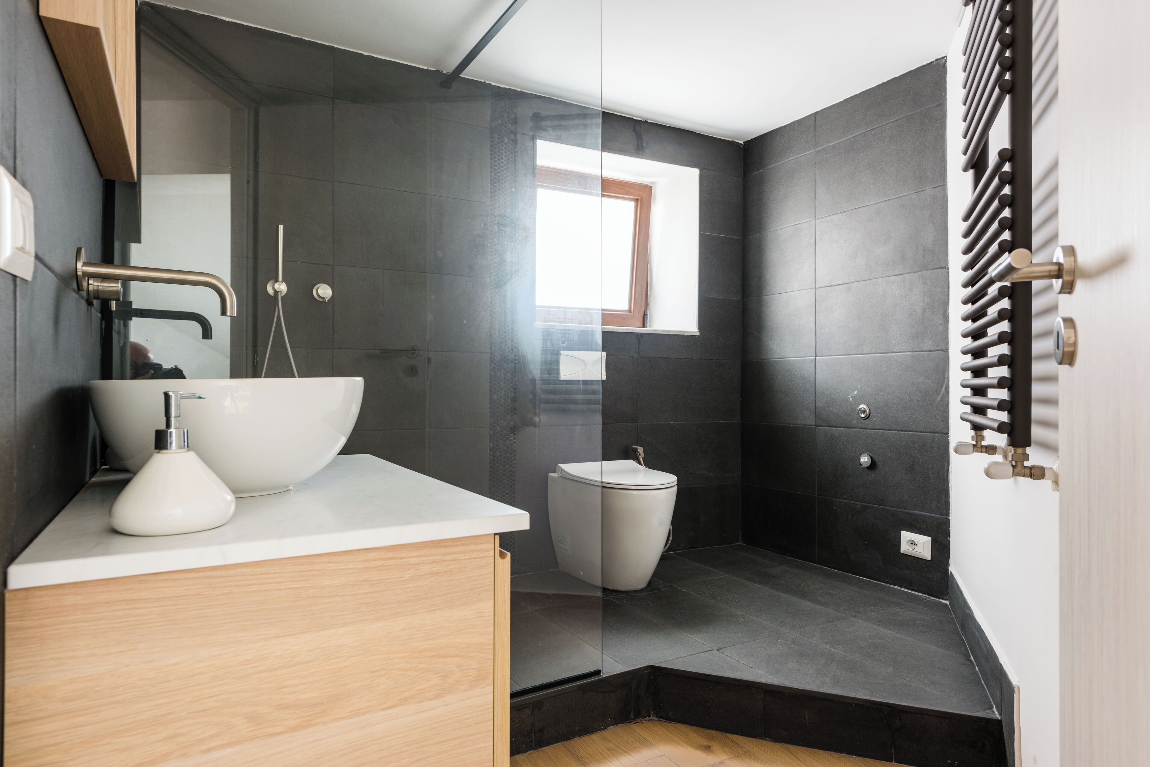 Standard Apartment, 1 Bedroom (Apartment) | Bathroom | Shower, hair dryer, bidet, towels