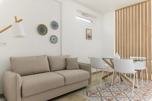 Perusstudio, 1 makuuhuone (Apartment) | Olohuone | 30–tuumainen televisio, jossa satelliittikanavat