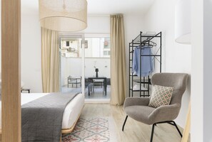 Estudio básico, 1 habitación (Apartment) | Tabla de planchar con plancha, cunas, wifi gratis y ropa de cama 